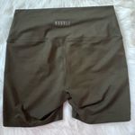 Nobull  Women's Size M Dark Army 4” High Rise Bike Shorts Photo 3