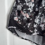 Lululemon Hotty Hot Short II Long 4"
Spring Bloom Multi / Black W1722 Sz 6 Photo 5