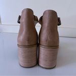 Lucky Brand Women’s Sabeni T Strap Tan Sandals Block Heel Shoes SZ 9.5 Photo 3