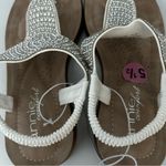 NEW Annie Comfort Sandals Rhinestone Thong Toe Sandals White Size 5.5 Photo 3