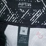 Apt. 9  Essentials 14 36 Black White Abstract Stretch Shorts Plus Photo 1