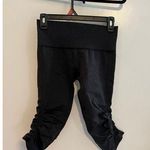 Lululemon  Women's Ruched Scrunch Capri Leggings Black Size 4 Yoga Running Photo 0