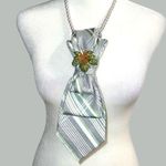 Elegant Green and Silver Floral Brooch necktie Necklace. New Photo 0