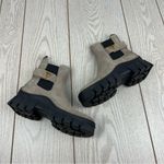 Guess Women's Hensly Lug Sole Side Gore Chelsea Booties 6.5M Light Brown $99 Photo 2