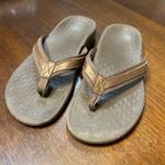 Vionic  Tide Flip Flop Sandal Women 9 Brown Neutral Beach Cruise Vacation Spring Photo 7