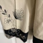 Susan Bristol  Unique beige & black floral ankle Pants Size 6 flat Front Photo 5