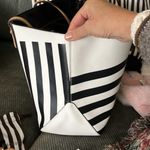 Henri Bendel  gorgeous large tote brand new with tags and extra purse charm Photo 5