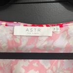 ASTR  The Label Floral Silky Short Sleeve Dressy Casual Women’s Blouse Sz M EUC Photo 1