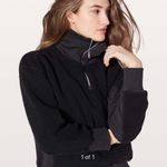 Lululemon Stand Out Sherpa 1/2 Zip Photo 0