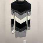 by & by Black and Gray Chevron‎ Sweater Dress Size undefined Photo 3