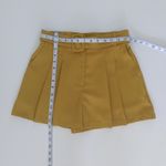 Elodie Women Belted Pleated Shorts Size Medium Photo 7