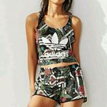 2 Adidas tops 1 Originals + Farm Rio xilofloresta jungle crop tank + 1 t shirt Black Size M Photo 5