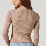 ASTR the label Cortana sweater Photo 1