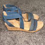 Easy Spirit  Navy and Tan Sandals Photo 1