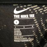 Nike Women’s Black Patterned Burnout Glitch T Shirt Size L Photo 4