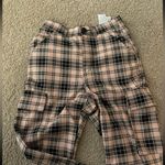 Hollister Women's {teen)  High-Rise checkered Cargo Pants Photo 7