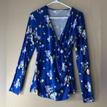 Boden Floral Jersey Surplice Top in blue with white and yellow accents size 6 Photo 2