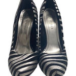 Twenty One Women’s Sucess 45 Zebra Print 4 Inch Heels Size 6 Black Silver Photo 0