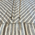 Jones New York  pull over. Light weight. Soft. Like new. Photo 1