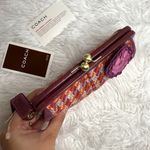Coach NWT  Hampton Houndstooth Kisslock Wristlet Photo 3