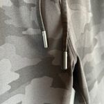 Lululemon Stretch High Rise Crop 23" Camo Pants Women's Size 2 Black Activewear Photo 4