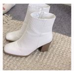 Altar'd State  White Textured Ankle Boots Booties Women's 8 Heels Snake Photo 2