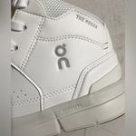 New in box On Cloud Women The Roger Clubhouse Mid White Sand Size 7 Photo 12