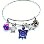 Boutique Beaded Sea Turtle Charm Colorful Bangle Bracelet Photo 1