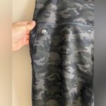 Fabletics power hold Mika high waisted pocket Capri leggings camo green 2X NWT Photo 6