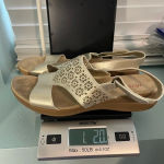 Wearever  Jorden Women’s Sandals gold and‎ tan size 8.5 Photo 8