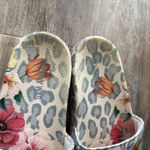 Johnny Was Mayflower Floral Butterfly Pool Slides Multicolor Women’s 8 $98 MSRP Photo 2