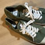 le temps des cerises Olive Green Canvas 8.5 Cherry Embroidered Sneakers Sz 39 Photo 5