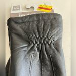 Isotoner NWT Women’s Leather Glove Photo 6