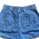 American Eagle Women’s Blue Denim Mom Shorts Super High Rise Size 4 Ruffle Photo 4