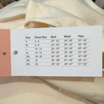 SHAPERMINT Essentials Scoop Neck Cami Cream Photo 3