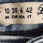 Denim & Co . Size 6 Light Washed Skinny Leg Distressed Stretchy Jeans Photo 8