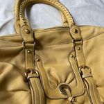 B Makowsky leather Women’s handbag Gold Yellow Metal Hardware Touch Medium Bag Photo 8