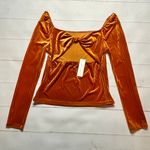 All in Favor NWT - - Women’s Burnt Orange Blouse - Size Large. Photo 4