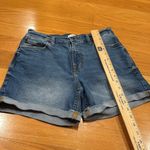 Kensie  jeans women’s cuffed jeans shorts size 4/27 . Photo 3