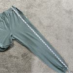 Vuori Boyfriend Sweatpant Mid Rise 7/8 Length in Vintage Pistachio Heather XS Photo 14