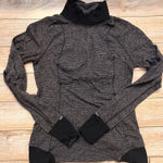 Lululemon  quarter zip long sleeve size 10 Photo 0