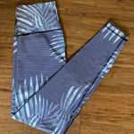 Old Navy Active Palm Print Striped Leggings Size Small Photo 0