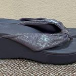 Vionic Arabella Womens Size 7 Sandals Purple Leather Thong Platform Wedge Photo 0