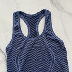 Lululemon Run Swiftly Tech Racerback Heathered Harbor Blue Sz 6 Chevron tank top Photo 4