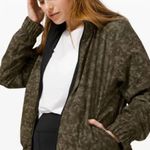 Lululemon Bombs Away Black / Olive Green Camo Print Reversible Zip Jacket Sz 6 Photo 1