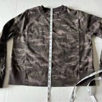 Athleta  Farrallon camo crewneck sweatshirt size small Photo 6