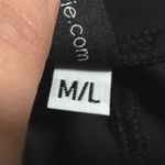 Onzie NWOT  Flow Highrise Track Legging 2046 Black/Dhalia/Moonlight Blue Photo 3