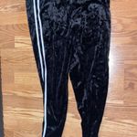 velvet pants Black Size L Photo 0