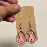 Handmade NWT Wooden Dangle Teardrop Styled Bunny Painted Earrings Photo 1