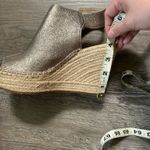 Kenneth Cole Heels Wedge Gold Size 6.5 Photo 5